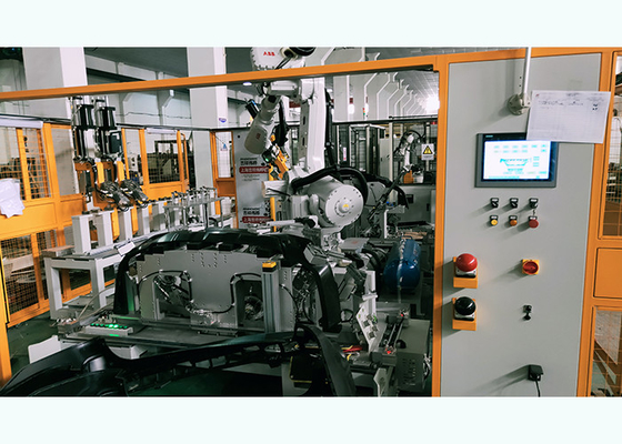 Machine ultrasonique de poinçon et de soudure de robot flexible pour le pare-chocs en plastique de voiture