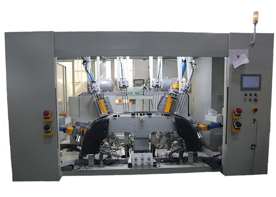 Machine de soudure de poinçon intégrée pour le pare-chocs arrière