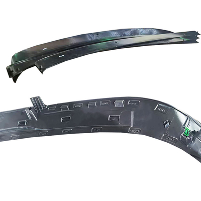 Soudage automatisé à ultrasons efficace des spoilers automobiles